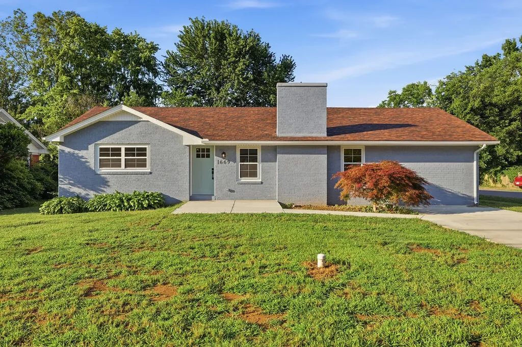 1669 Ryan Avenue Murray KY 42071