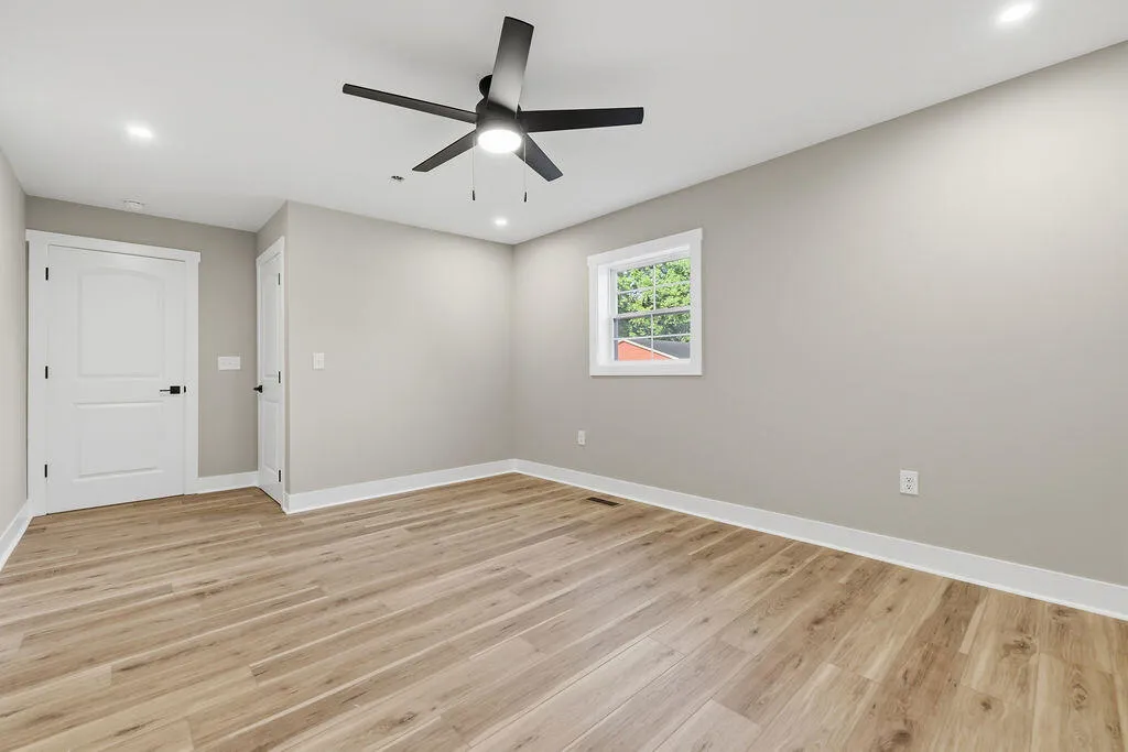 1669 Ryan Avenue Murray KY 42071