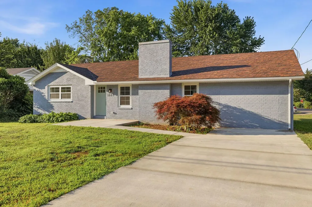 1669 Ryan Avenue Murray KY 42071