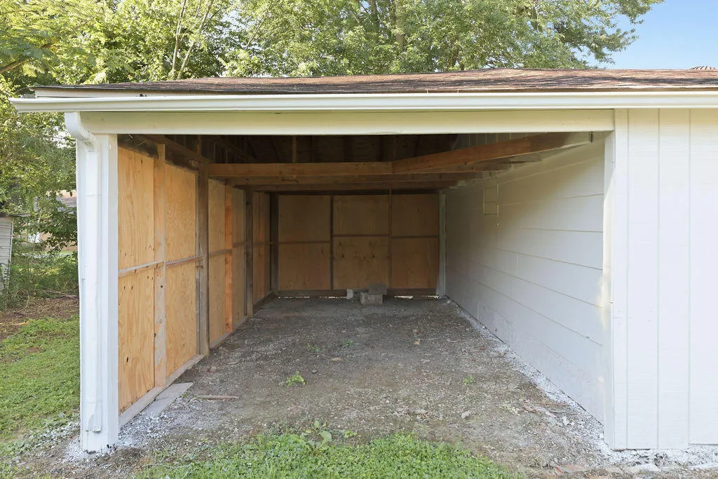 1669 Ryan Avenue Murray KY 42071