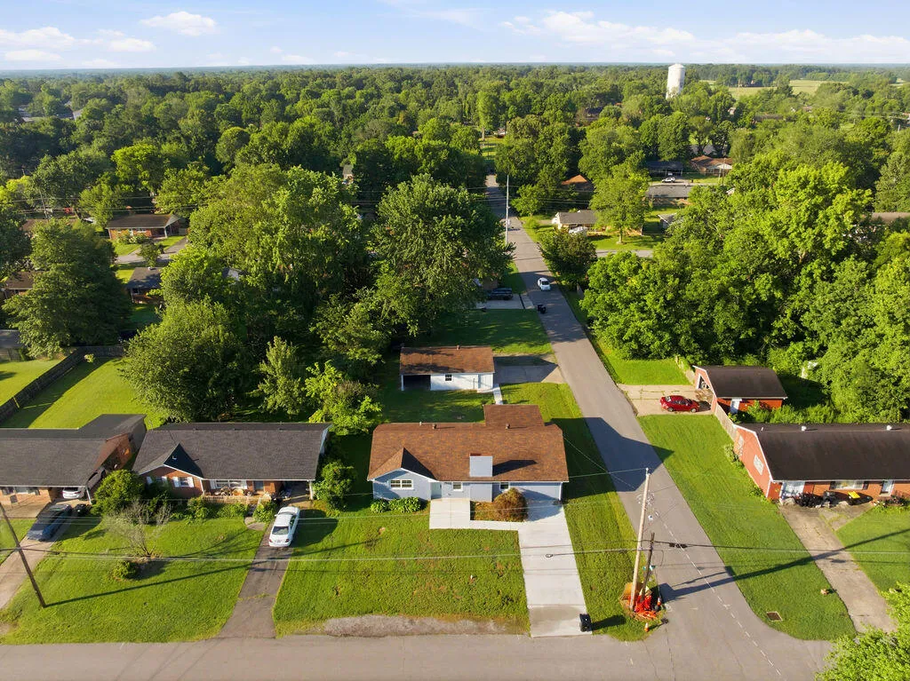 1669 Ryan Avenue Murray KY 42071
