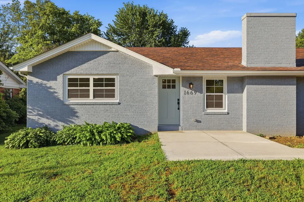 1669 Ryan Avenue Murray KY 42071