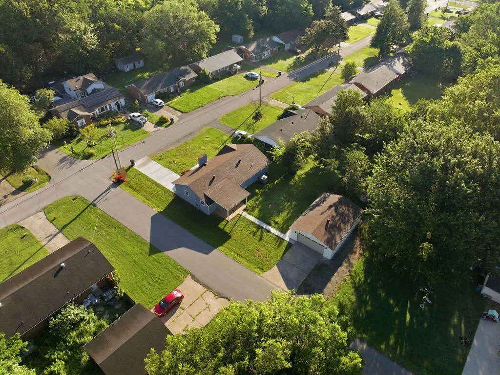 1669 Ryan Avenue Murray KY 42071