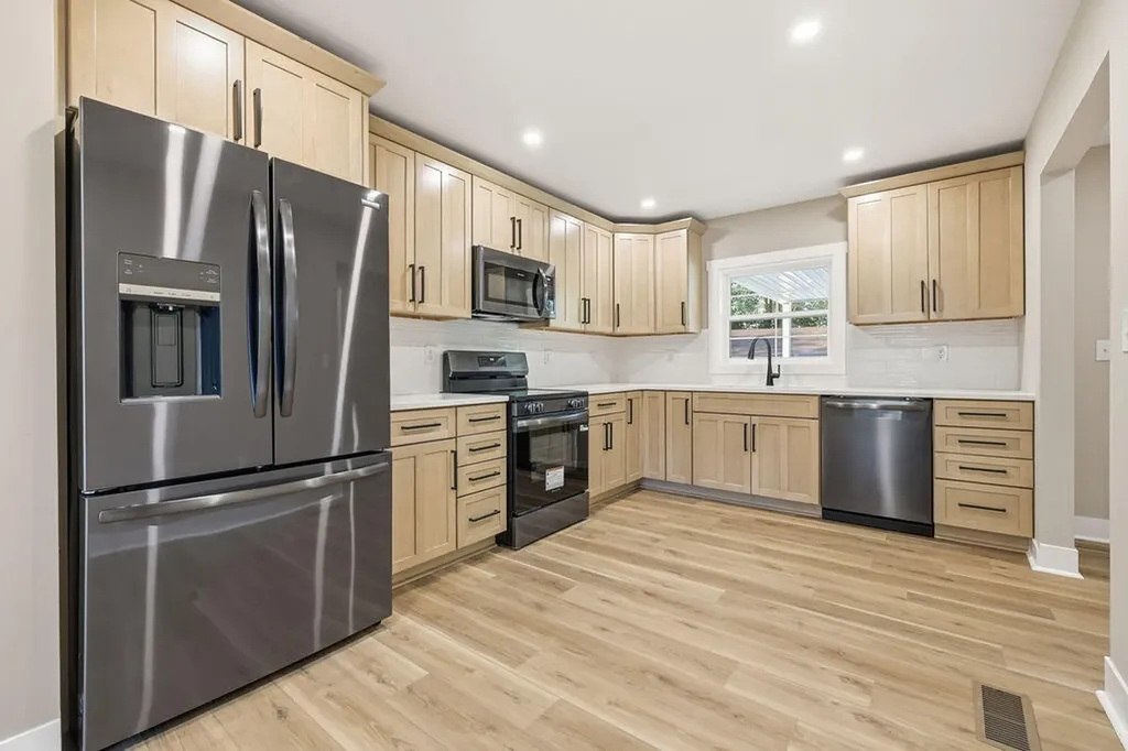 1669 Ryan Avenue Murray KY 42071