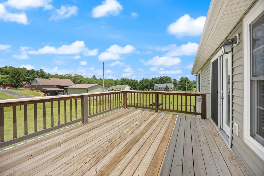 135 Cloverfield Drive Campbellsville KY 42718