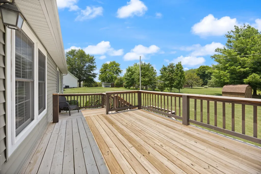 135 Cloverfield Drive Campbellsville KY 42718