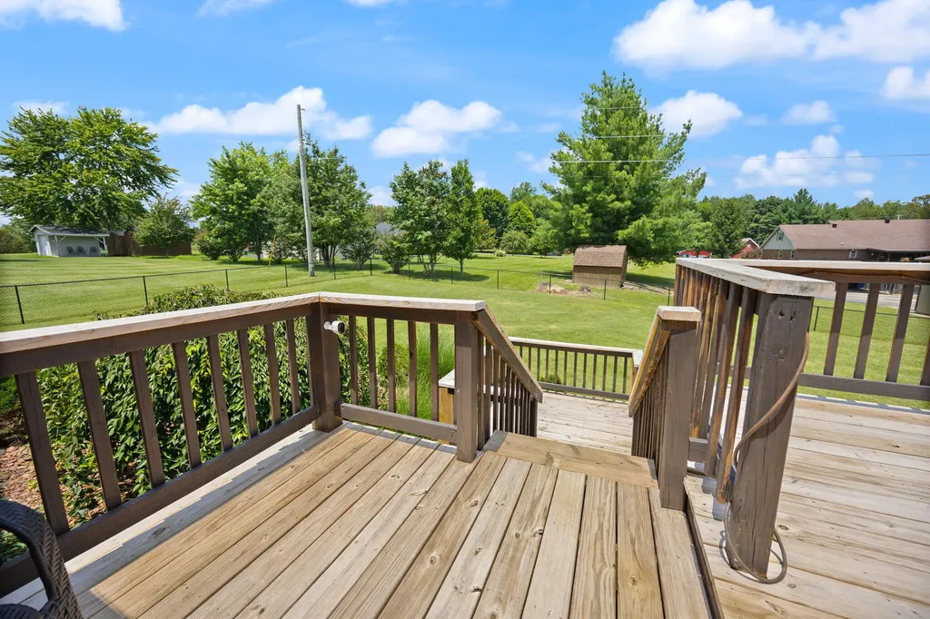 135 Cloverfield Drive Campbellsville KY 42718