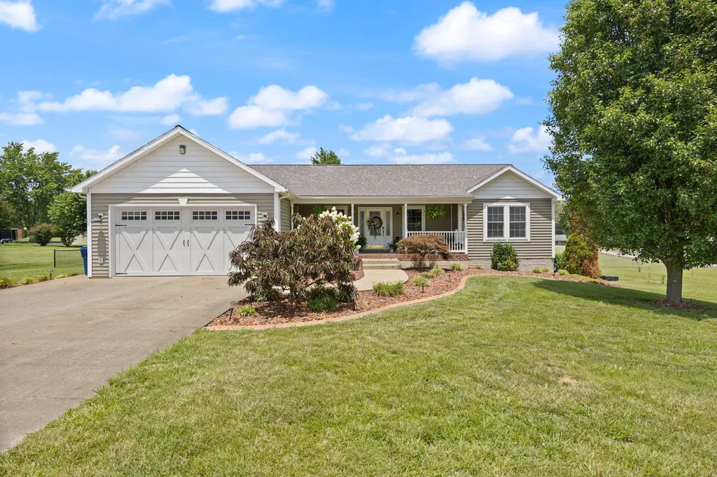 135 Cloverfield Drive Campbellsville KY 42718