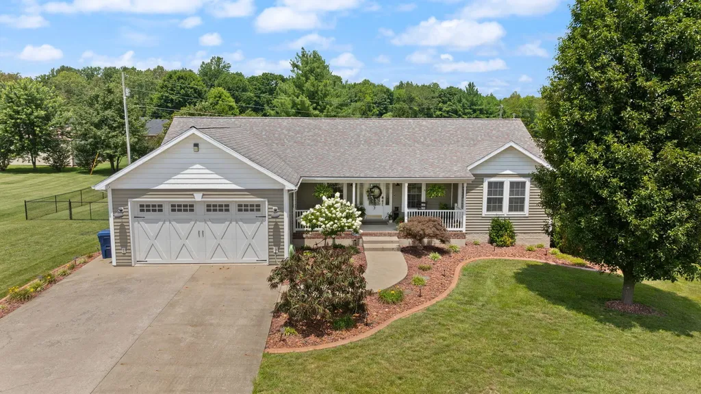 135 Cloverfield Drive Campbellsville KY 42718