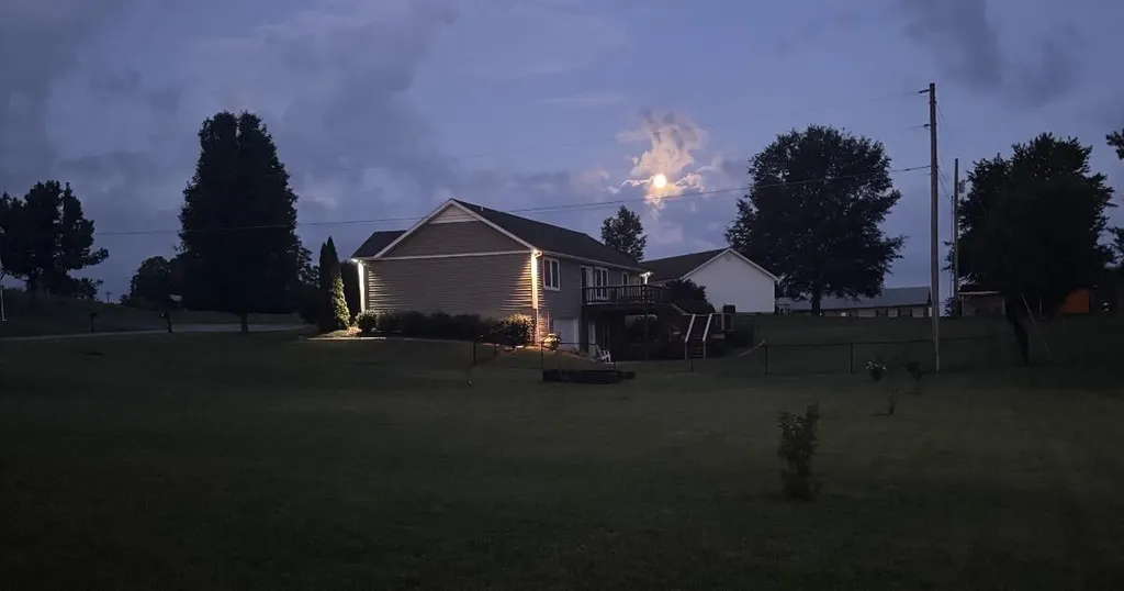 135 Cloverfield Drive Campbellsville KY 42718