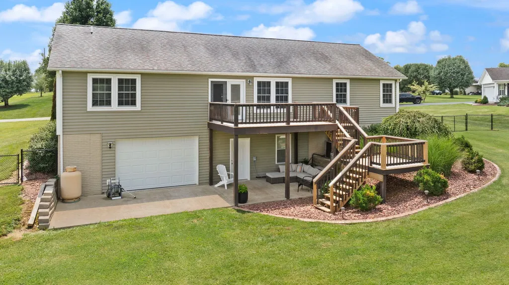 135 Cloverfield Drive Campbellsville KY 42718