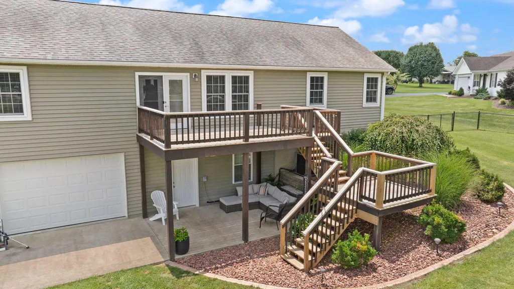 135 Cloverfield Drive Campbellsville KY 42718
