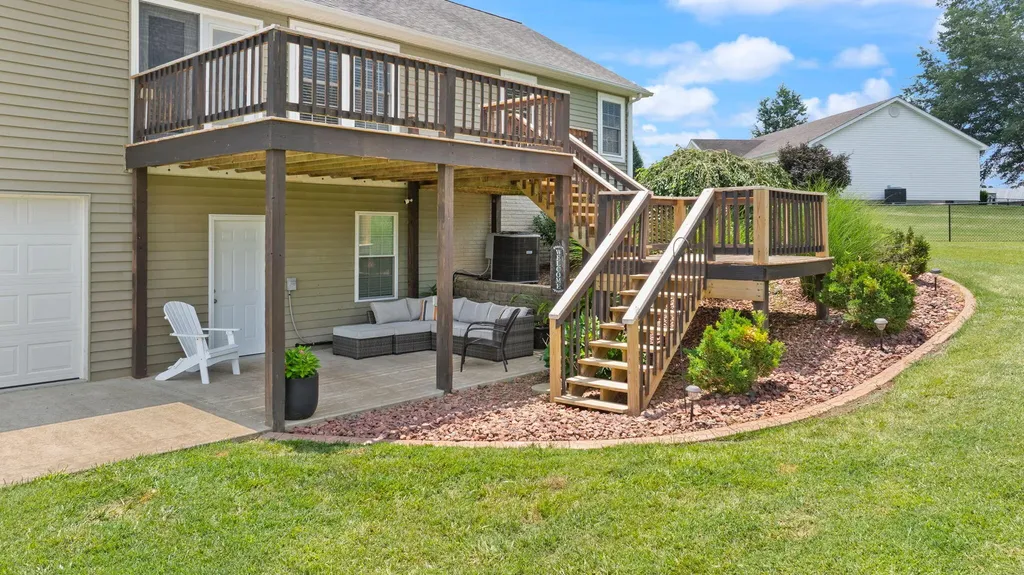 135 Cloverfield Drive Campbellsville KY 42718
