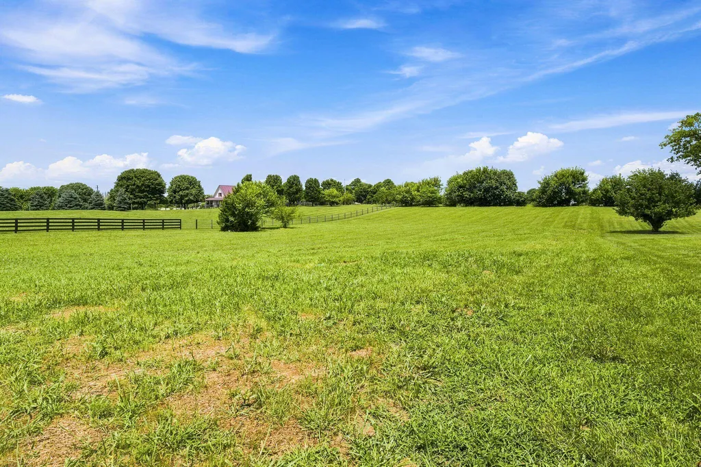 105 Dorton Drive Lancaster KY 40444