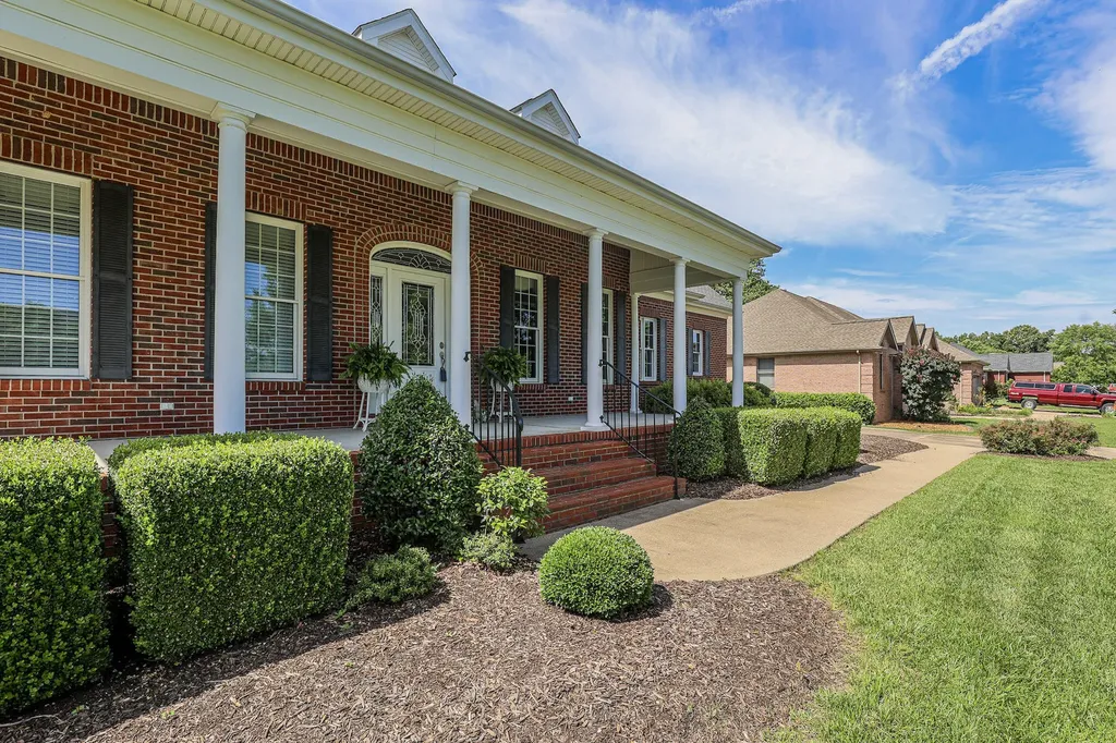 205 Willow Lake Drive Paducah KY 42003