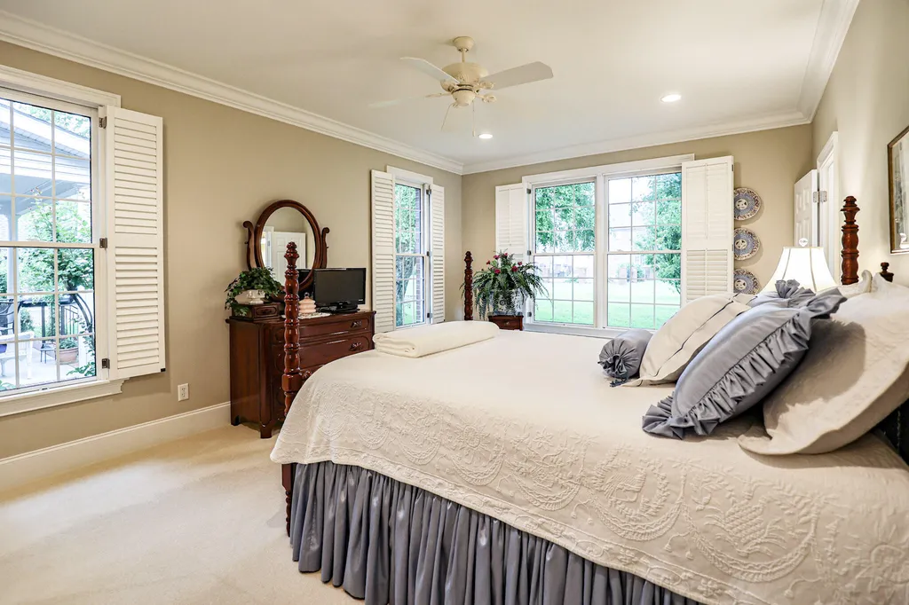 205 Willow Lake Drive Paducah KY 42003