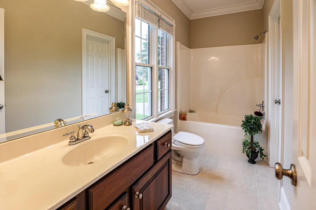 205 Willow Lake Drive Paducah KY 42003