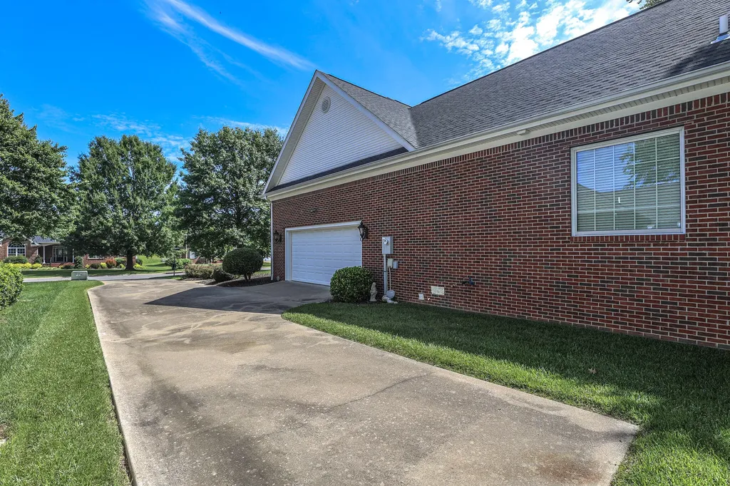 205 Willow Lake Drive Paducah KY 42003