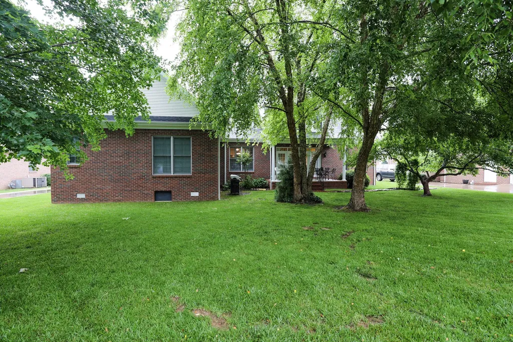 205 Willow Lake Drive Paducah KY 42003