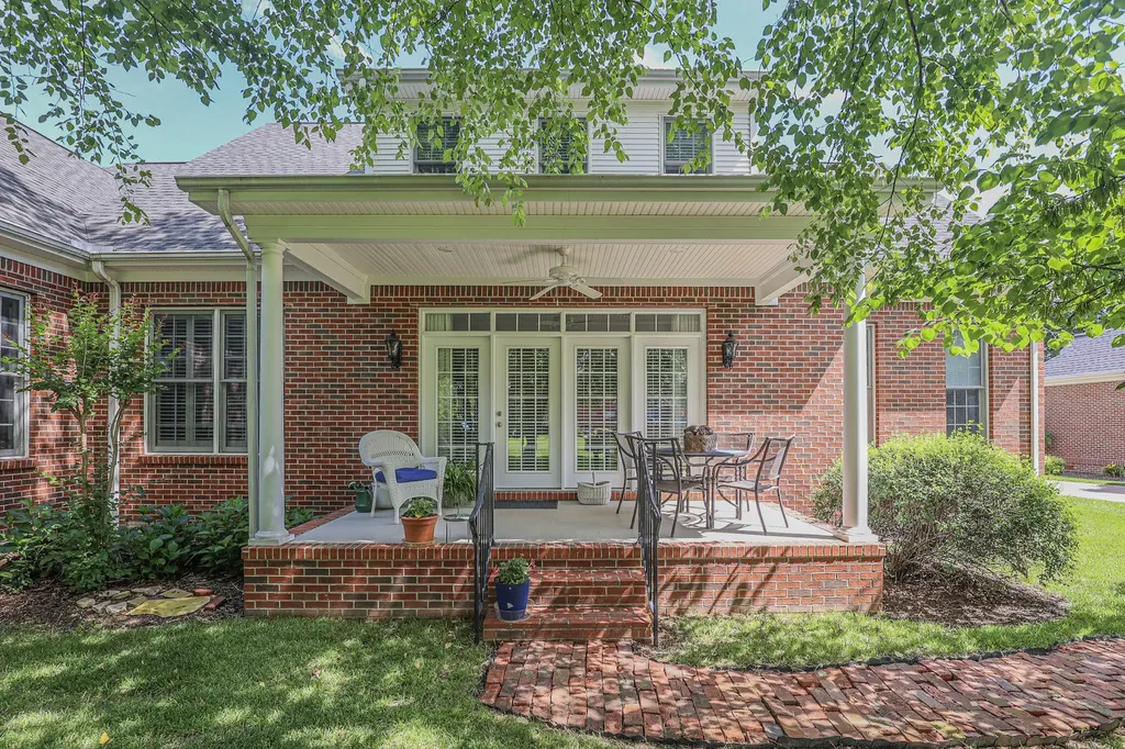 205 Willow Lake Drive Paducah KY 42003