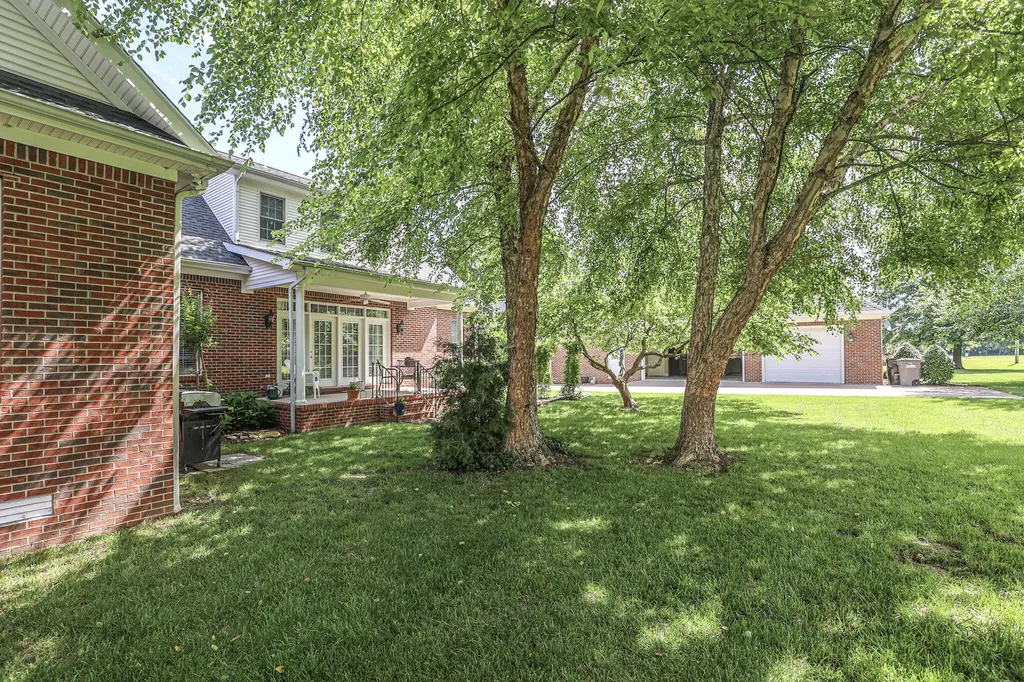 205 Willow Lake Drive Paducah KY 42003