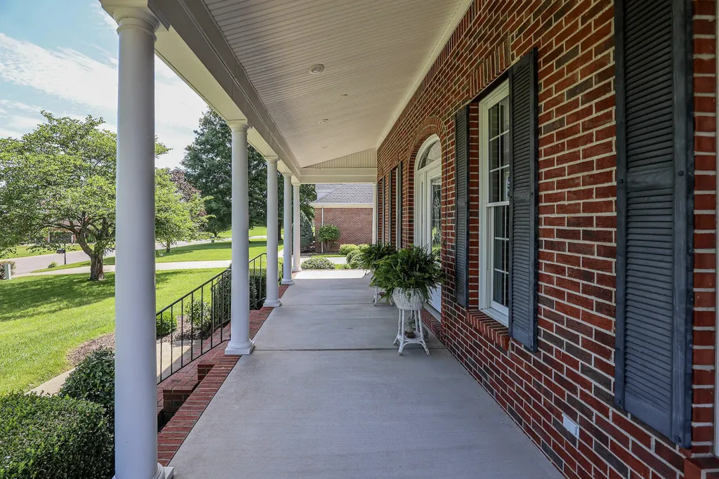205 Willow Lake Drive Paducah KY 42003