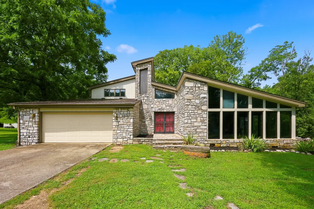 5349 Athens Boonesboro Road Lexington KY 40509