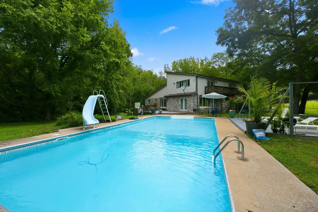 5349 Athens Boonesboro Road Lexington KY 40509