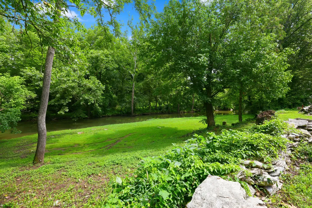 5349 Athens Boonesboro Road Lexington KY 40509