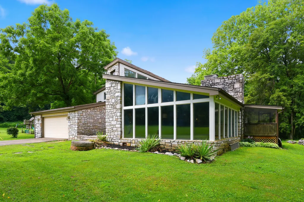 5349 Athens Boonesboro Road Lexington KY 40509