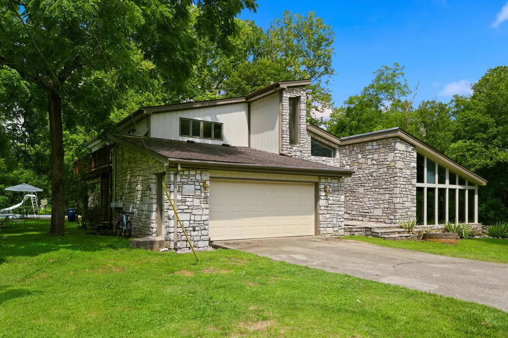 5349 Athens Boonesboro Road Lexington KY 40509