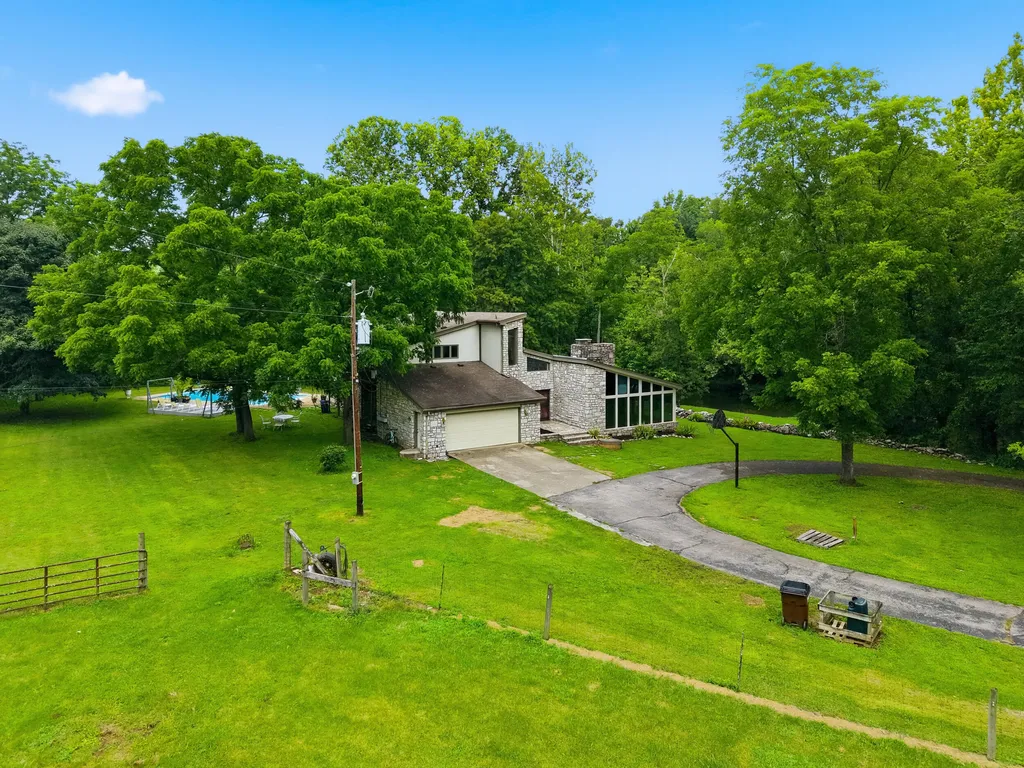 5349 Athens Boonesboro Road Lexington KY 40509