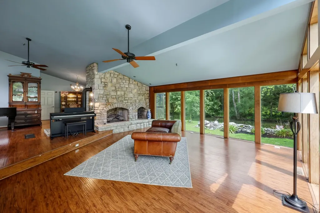 5349 Athens Boonesboro Road Lexington KY 40509