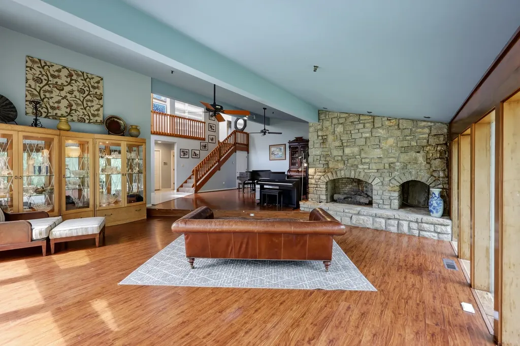 5349 Athens Boonesboro Road Lexington KY 40509
