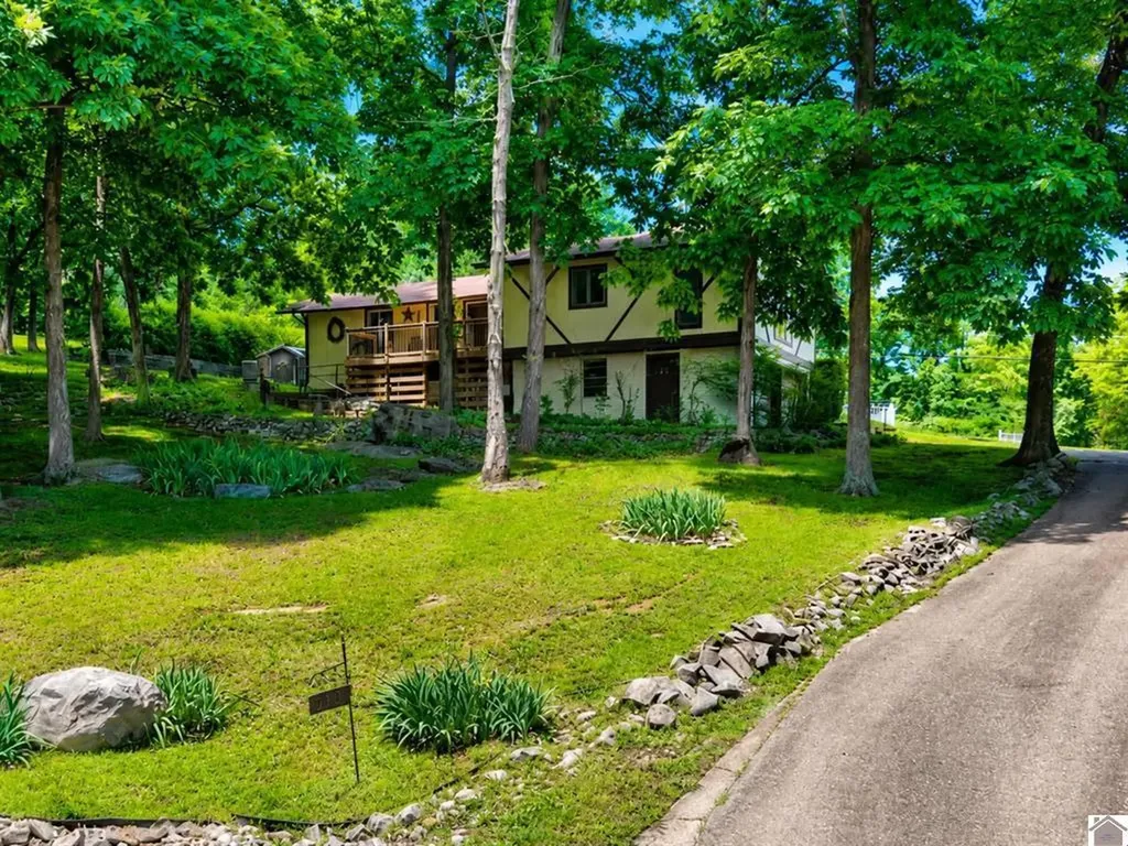212 Bayview Drive Eddyville KY 42038