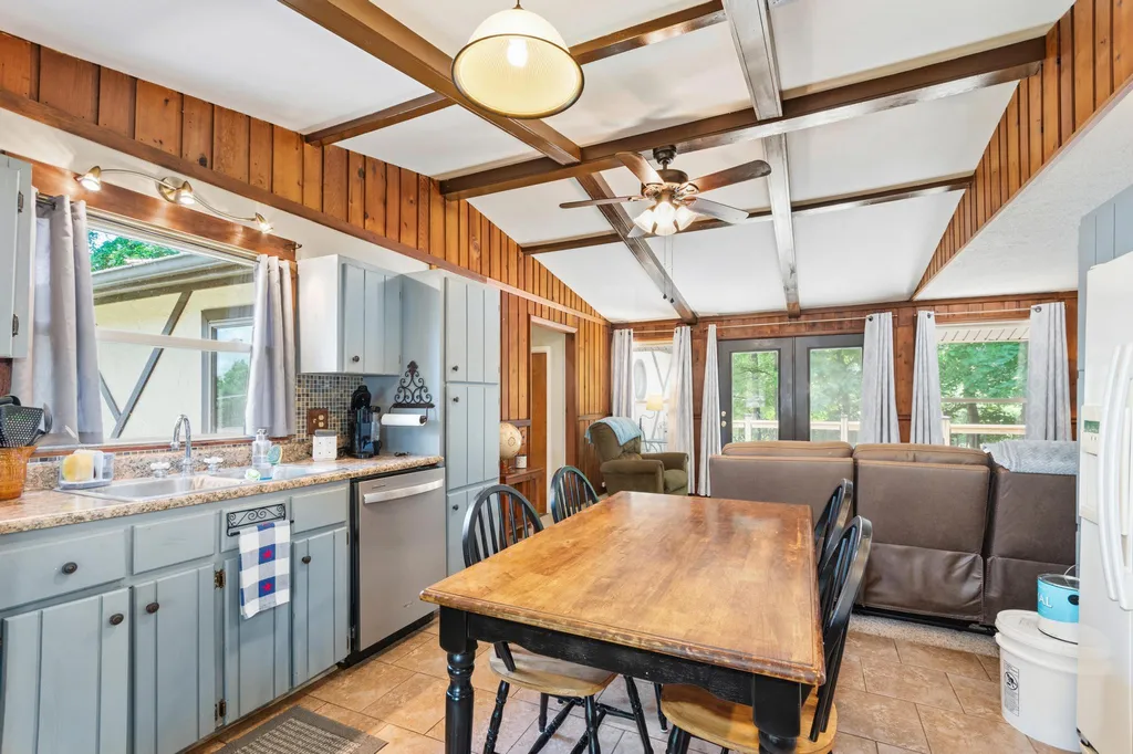 212 Bayview Drive Eddyville KY 42038