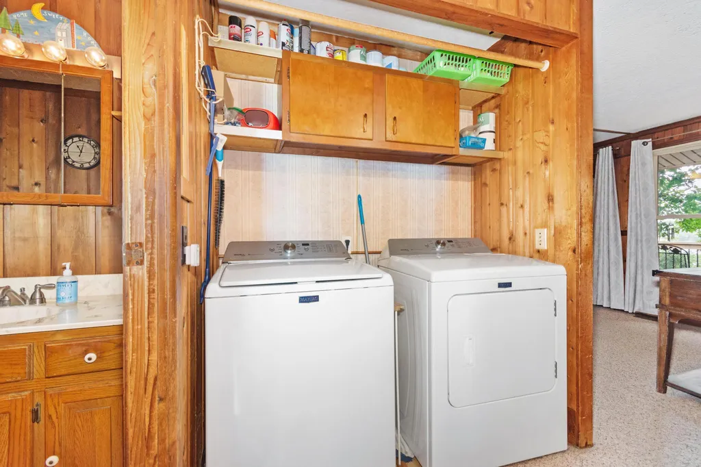 212 Bayview Drive Eddyville KY 42038