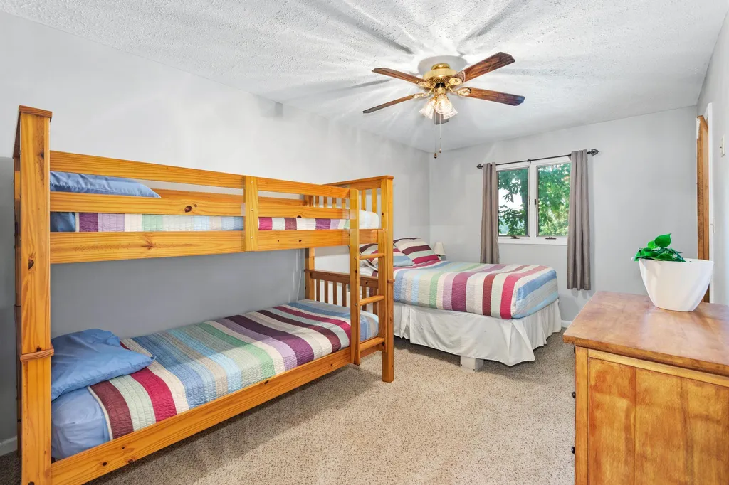 212 Bayview Drive Eddyville KY 42038
