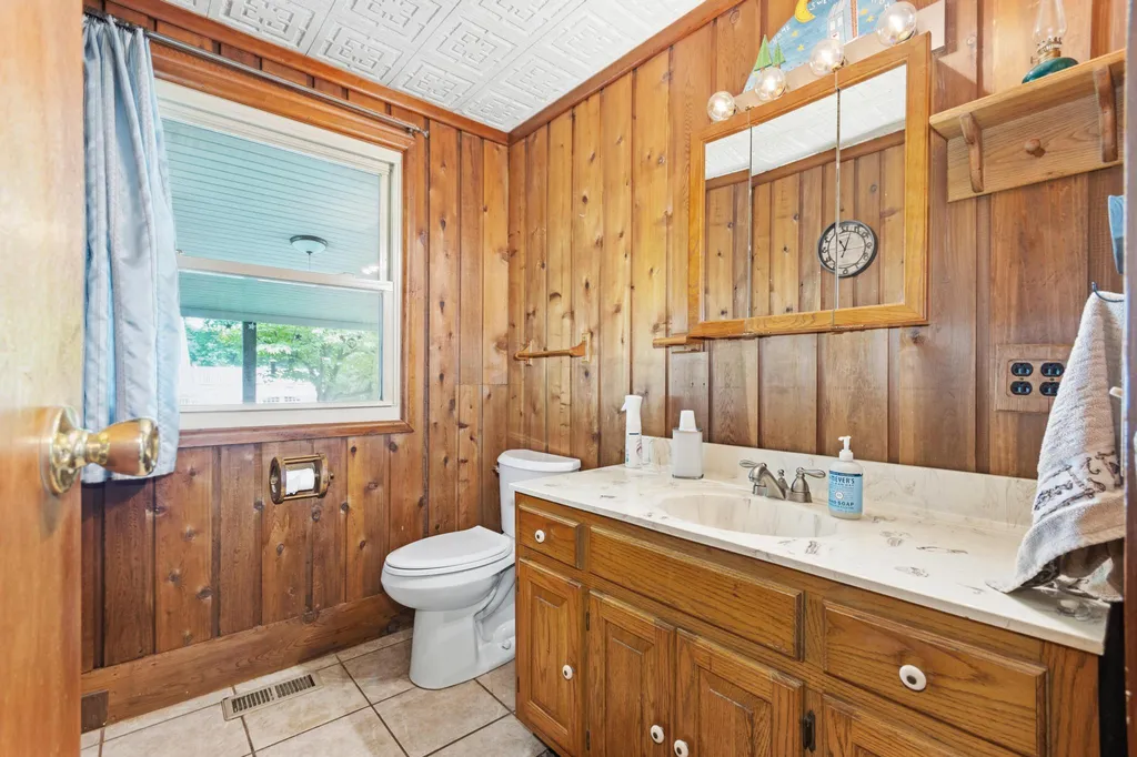 212 Bayview Drive Eddyville KY 42038
