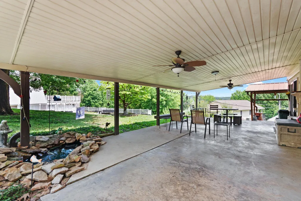 212 Bayview Drive Eddyville KY 42038