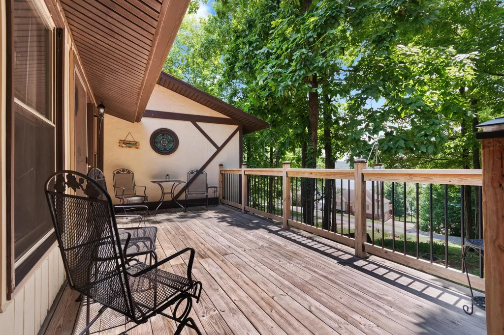 212 Bayview Drive Eddyville KY 42038