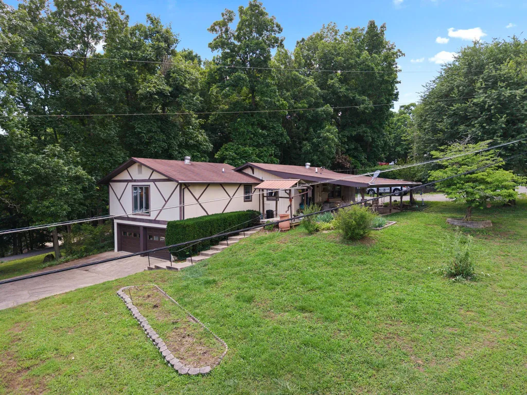 212 Bayview Drive Eddyville KY 42038