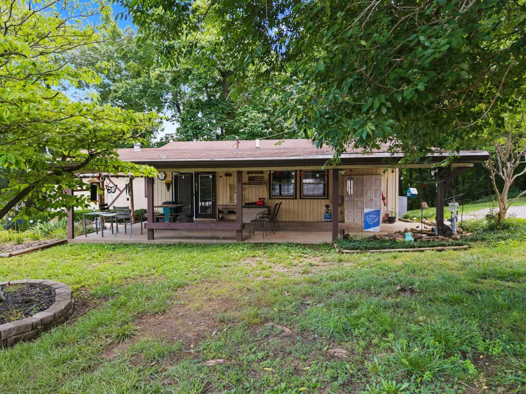 212 Bayview Drive Eddyville KY 42038
