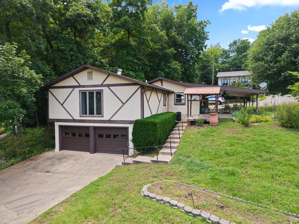 212 Bayview Drive Eddyville KY 42038