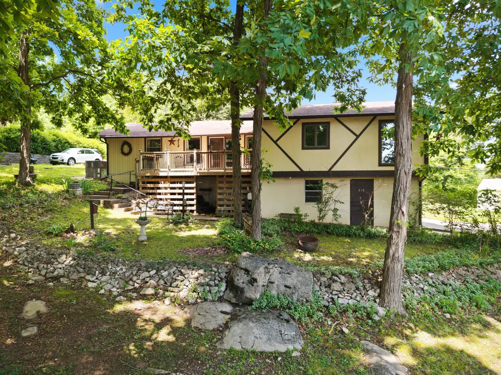 212 Bayview Drive Eddyville KY 42038