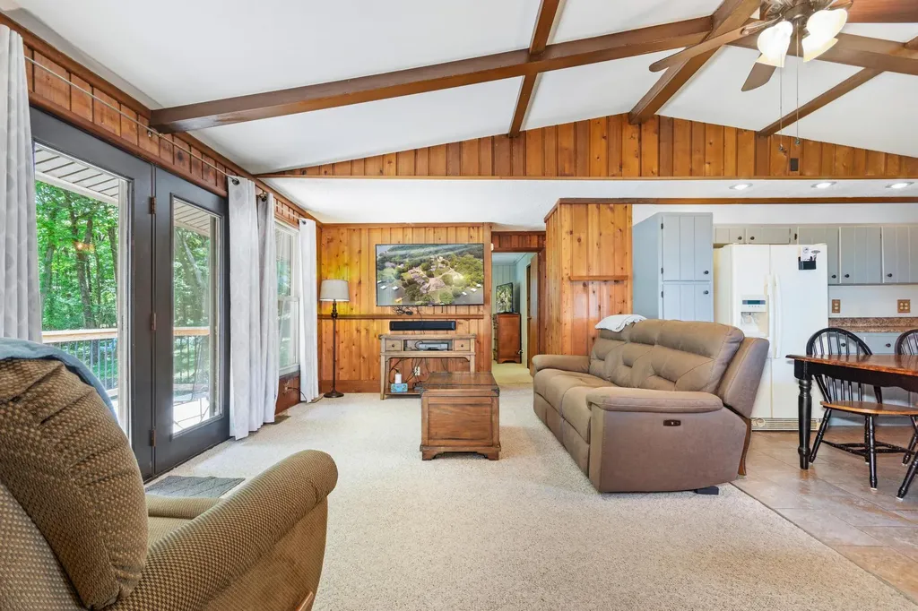 212 Bayview Drive Eddyville KY 42038