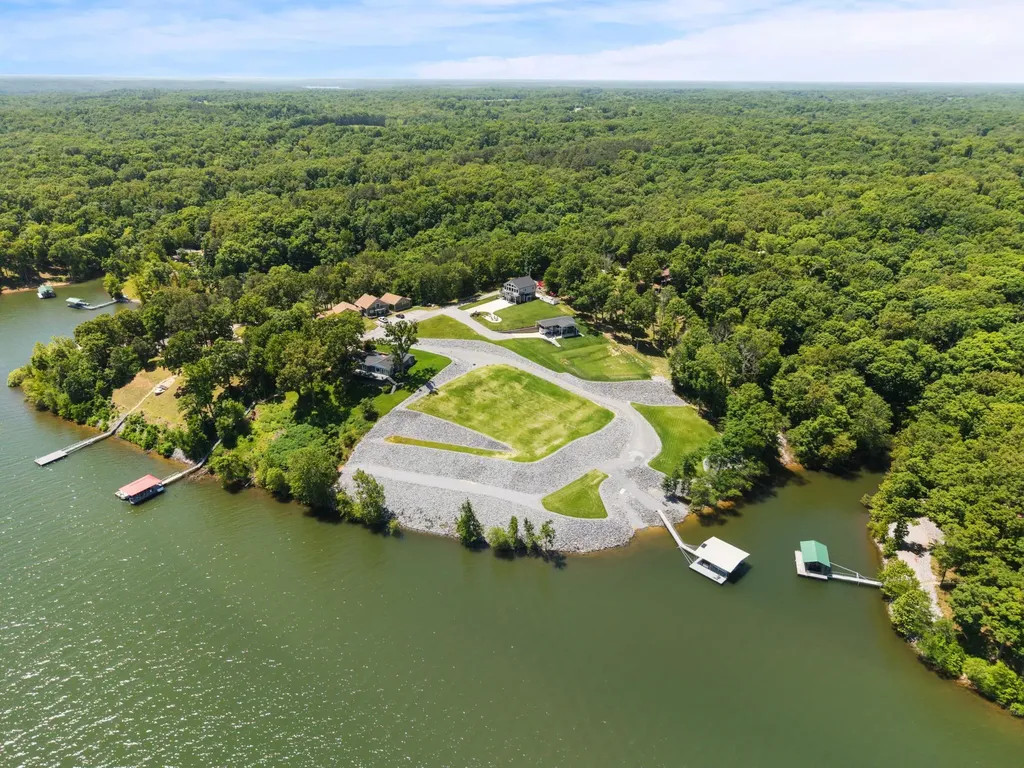 378 Little Oaks Lane Murray KY 42071