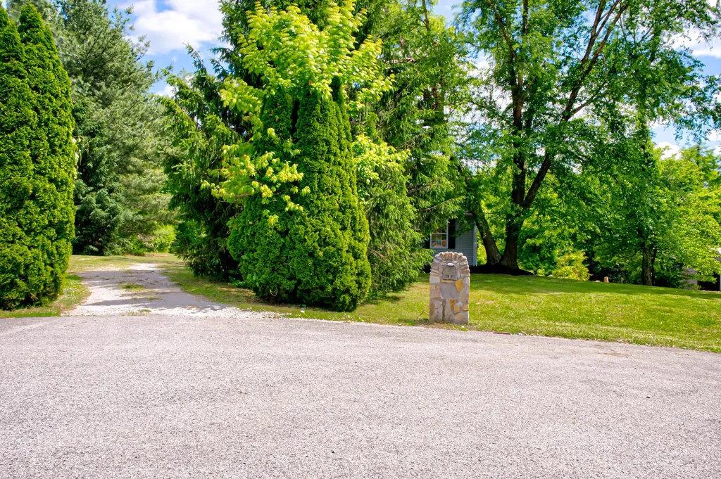 138 Kimberly Court Taylorsville KY 40071