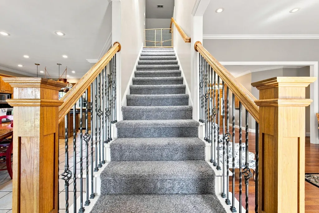 106 Stirling Lane Versailles KY 40383