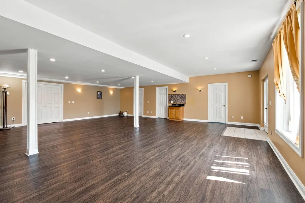 106 Stirling Lane Versailles KY 40383